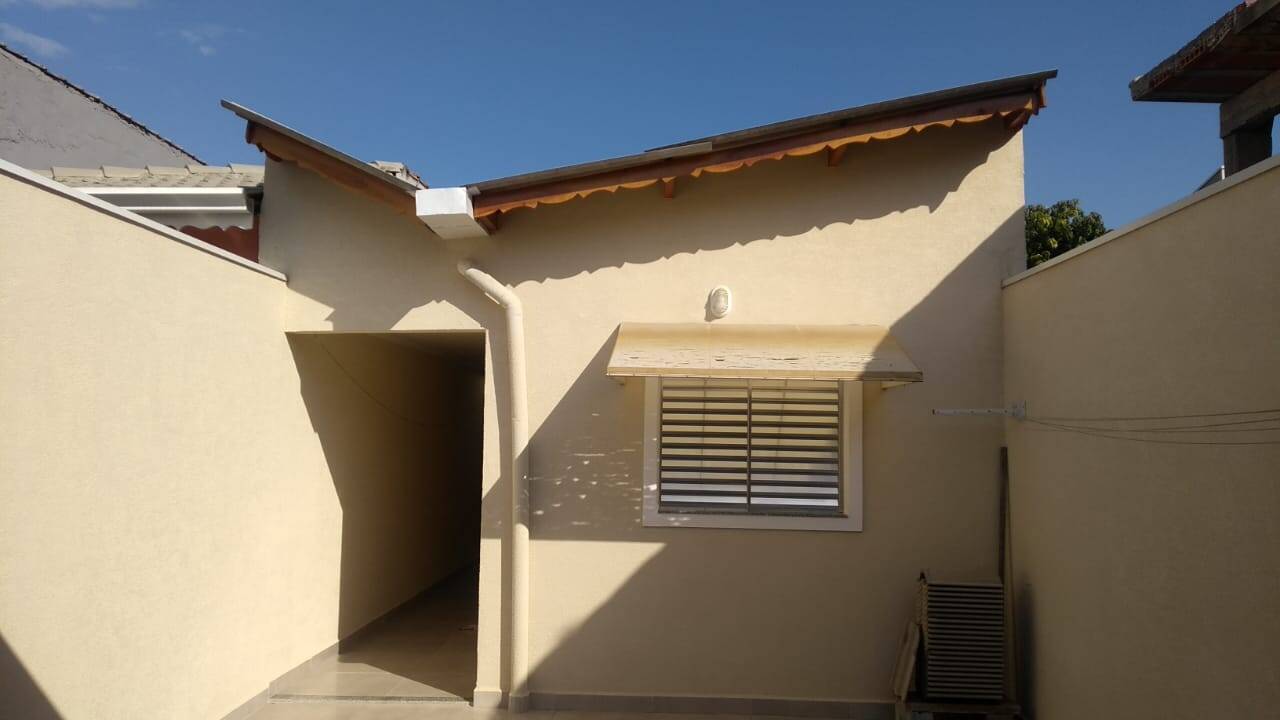 Casa à venda com 2 quartos, 170m² - Foto 1
