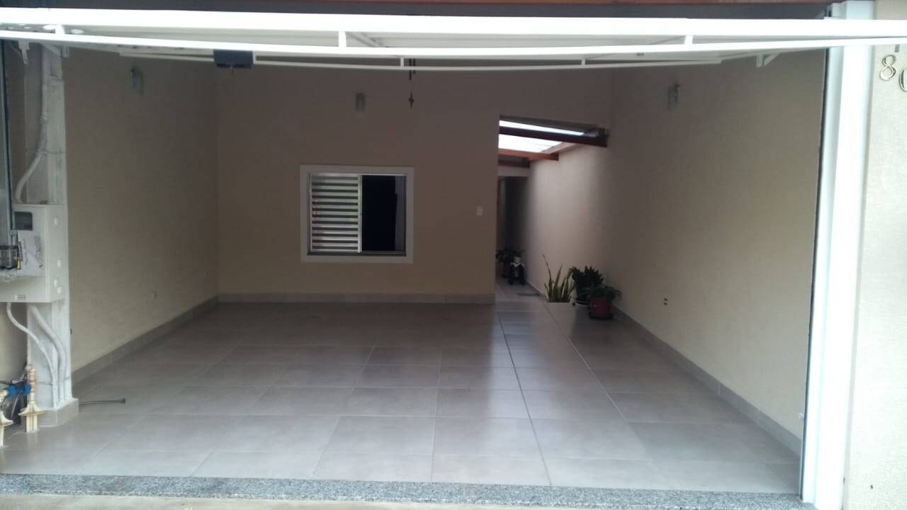 Casa à venda com 2 quartos, 170m² - Foto 2