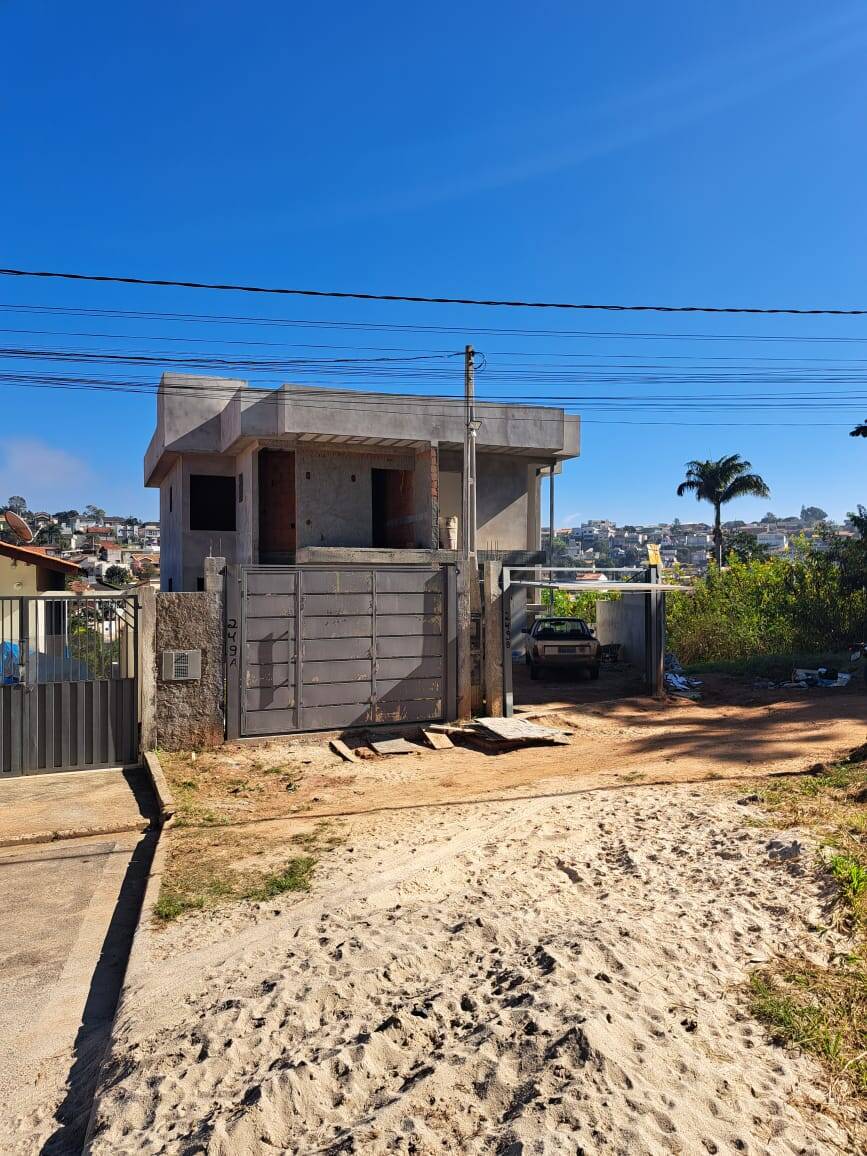 Casa à venda com 3 quartos - Foto 1
