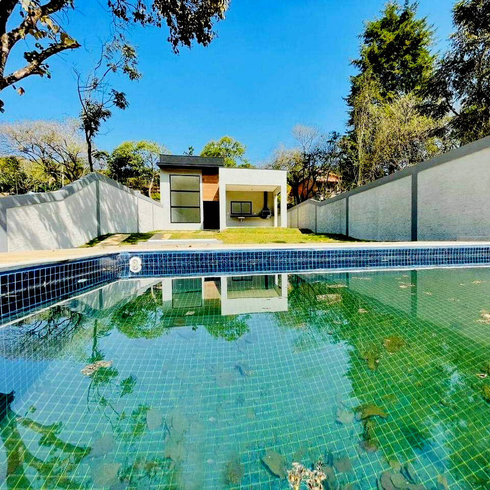 Casa à venda com 3 quartos, 136m² - Foto 1