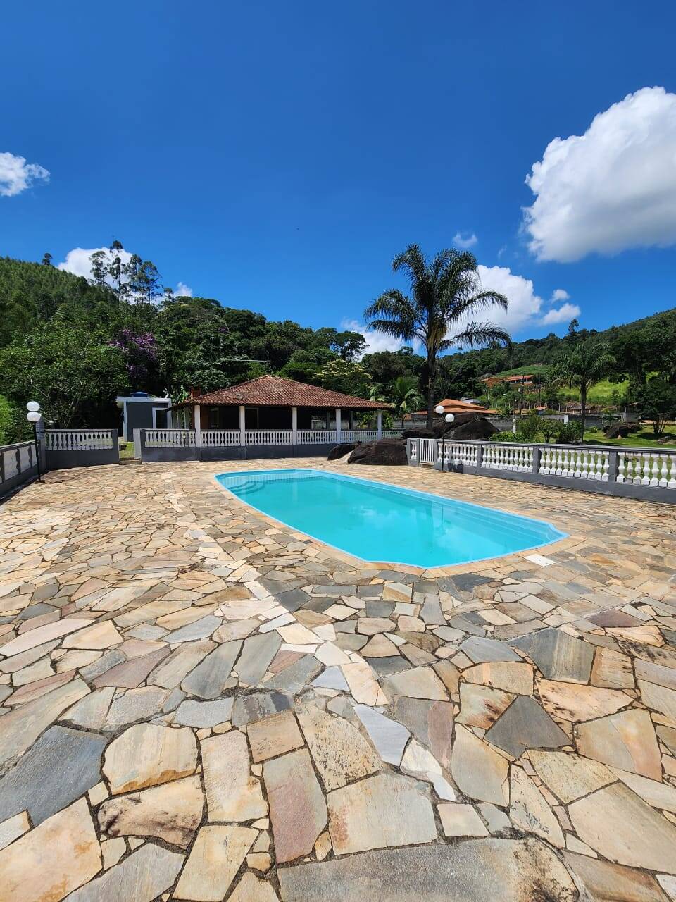 Sítio à venda com 2 quartos, 23000m² - Foto 1