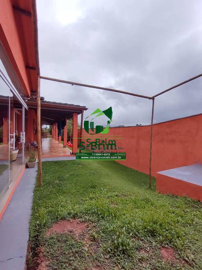 Casa à venda com 3 quartos, 170m² - Foto 2