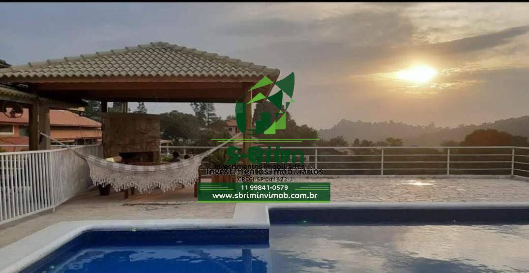Casa à venda com 3 quartos, 190m² - Foto 1